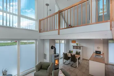 Image de Vacation home by the lake with fireplace, sauna and whirlpool