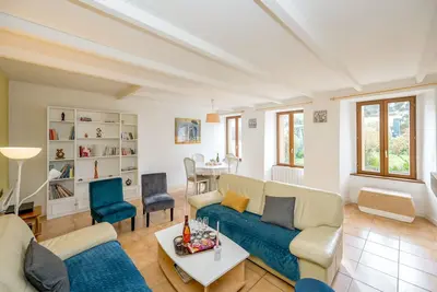 Image de La Maison des Vacances - Maison avec grand jardin