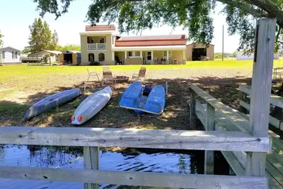 Image de 6 Bedrm, 4 full bath + 2 half bath Lake Marion Waterfront Home with 2025 updates