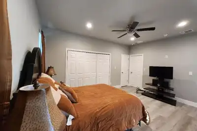 Image de Brand new w/ gorgeous hill views- Ready to relax