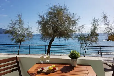 Image de Mori's Beautiful Sea front Apartment - With A/C
