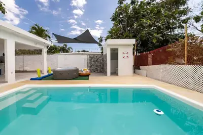Image de Family Southern Getaway Private Pool & Jacuzzi