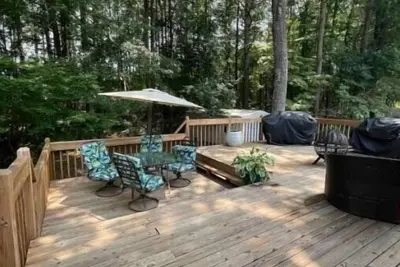 Image de Serenity Escape: Large Deck + Split Floorplan