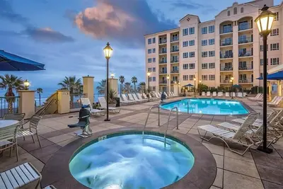 Image de 4br Presidential Condo w/ gorgeous Ocean views & Legoland access!