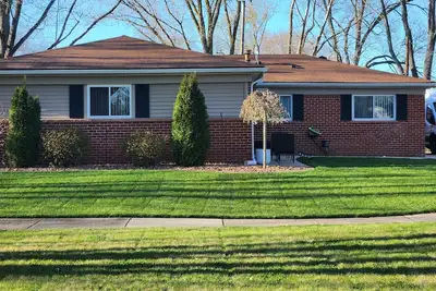 Image de Quiet Family Oasis in Farmington Hills, Sleeps 6-10. 20 miles from Downtown