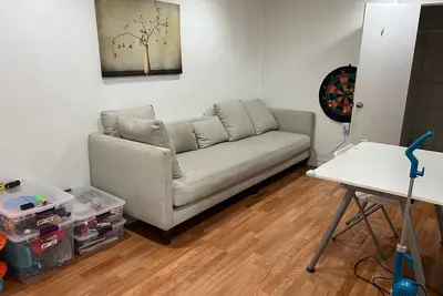 Image de Nice 2 bedrooms place with the huge yard and Bbq deck near Bart