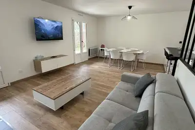 Image de Maison de campagne dans un domaine privé.