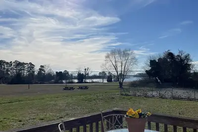 Image de Convenient location! ! located next to Shell Landing boat ramp Reedville Va