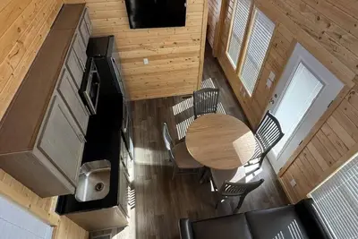 Tiny Home 1 King With Balcony & Loft