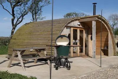 Image de Glamping Pod 2 Presence, romantic, with hot tub in Lebberston