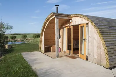 Image de Glamping Pod 5 Shelter, romantic, with hot tub in Lebberston