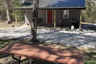 Image de This cozy cabin is less than 1 mile from Lake Norfork and Jordan Recreation area