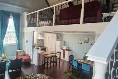 Image de Whare Kura - Two Interconnecting Guest-Wings at the Old Aratapu School House