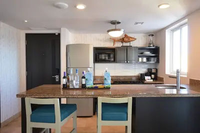 Image de 3br Oceanview Penthouse located on Medano Beach in Cabo San Lucas. Sleeps 8