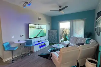 Image de Resort-Style Apartment Minutes from Boynton Beach.