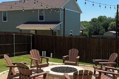 Image de 7 Bedroom 7. 5 Bathroom Villa Close to Tarleton State & Perfect for Large Groups