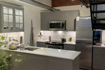 Image de Townhouse loft at The Well, steps from King West