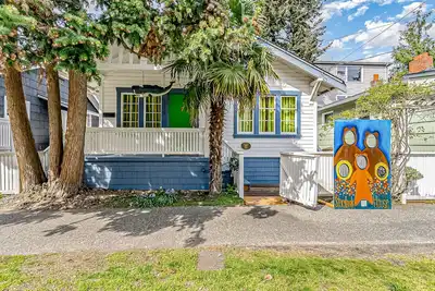 Image de Adorable, kids' book-themed, dog-friendly home - 1 block from Alki Beach