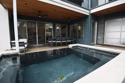 Image de New Luxurious Austin home, Pool, Sauna, Hammock, Grill, Greenbelt Views, Walk!