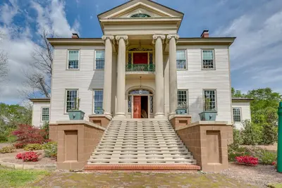 Image de Milledgeville Home w/ Fire Pit + Pond Access!
