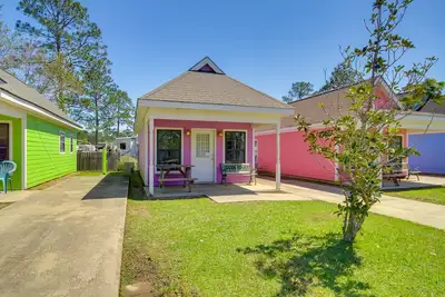 Image de Biloxi Resort Cottage w/ Pool & Lake Access!