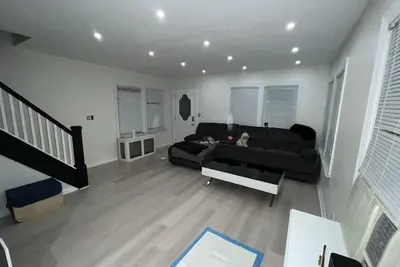 Image de Beautiful Home Midwood area