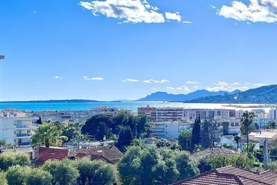 Image de Jolie 2 pièces, vue mer, au calme à 600 m de la mer