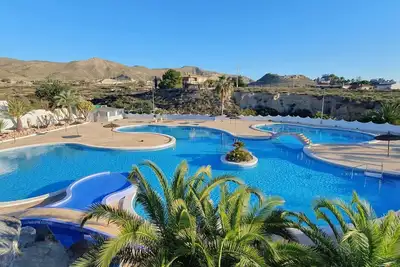 Image de Beautiful Well Presented Three bedroom / Two bathroom Townhouse with sea views