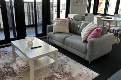 Image de My Zen on Flinders - chic, light filled, centrally located 1 bedroom apartment