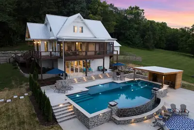 Image de Lucky 13 Farms - Secluded Estate w\/ Heated Infinity Pool