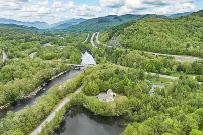 Image de Ultimate 9bd Nh Escape: River Frontage, Theater, Game Rm, Bar, Decks, 2 Kitchens