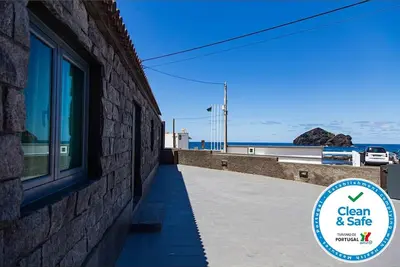 Image de Mosteiros Beach House
