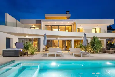 Image de Majestic Coastal Retreat - Villa Mayan