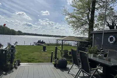Image de Bungalow Direkt am See mit Eigenem Strand