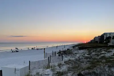 Image de Family friendly 3 bed 2 bath a short drive to the prettiest beach in Nw Florida