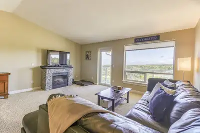 Image de 1035 Burk's Beach House - all are welcome here