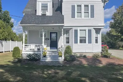 Image de Very Spacious 5-bedroom, 3 bath house. . . Walk onto UMaine campus