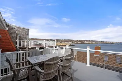 Image de New Rare Waterfront Luxury Penthouse Bearskin Neck