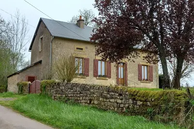 Image de Morvan. Jolie maison entièrement rénovée. Ideal familles(3ch)Grand terrain. Vue.