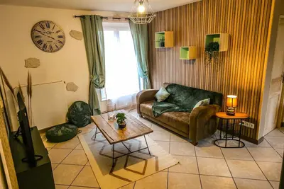 Image de maison en centre-ville avec jardin privatif