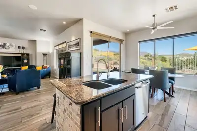 Image de Secluded Home with Pool in Superstition Foothills: Captivating Views All Around