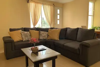 Image de Entire apartment near airport