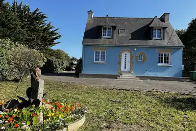 Image de maison vue sur mer pour 8 Prs, avec jardin et terrasse au pied du Gr34