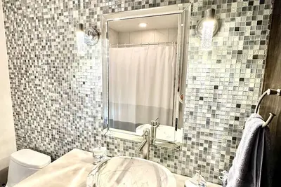 Image de Your home away from home. Centrally located in north McAllen.