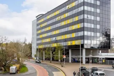 Image de Appartement-Salle de bain privée séparée-Appartement-Vue ville