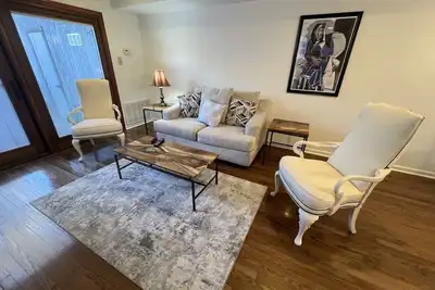 Image de Elegant 2br Midtown Condo W/ Flair