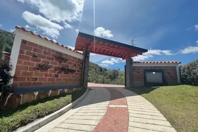 Image de Finca de Lujo con Chimenea y Jacuzzi a 10 Min Autopista en Guarne