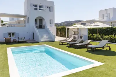 Image de Lovely Naxos Villa | 4 Bedrooms | Villa Shirley | Spacious Outdoor Area with Private Pool | Pyrgak