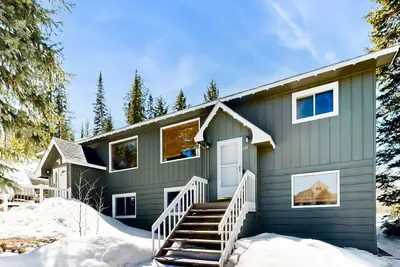 Image de Modern, walkable townhome in the heart of town with 2 fireplaces & big views