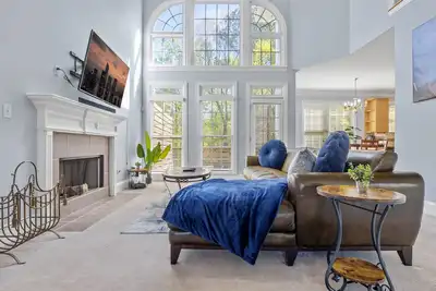 Image de Family-friendly Ellenwood Home with Parking & Deck